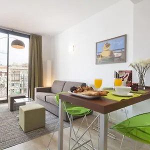  Apartment Sleep Eixample By