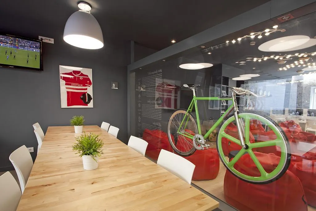 Sant Jordi Hostels Gracia Barcelona