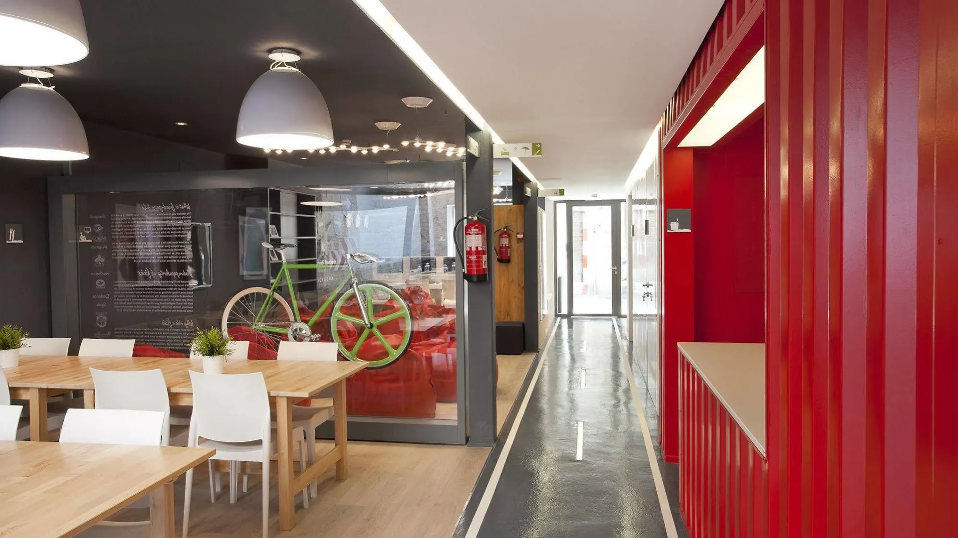 Sant Jordi Hostels Gracia Barcelona