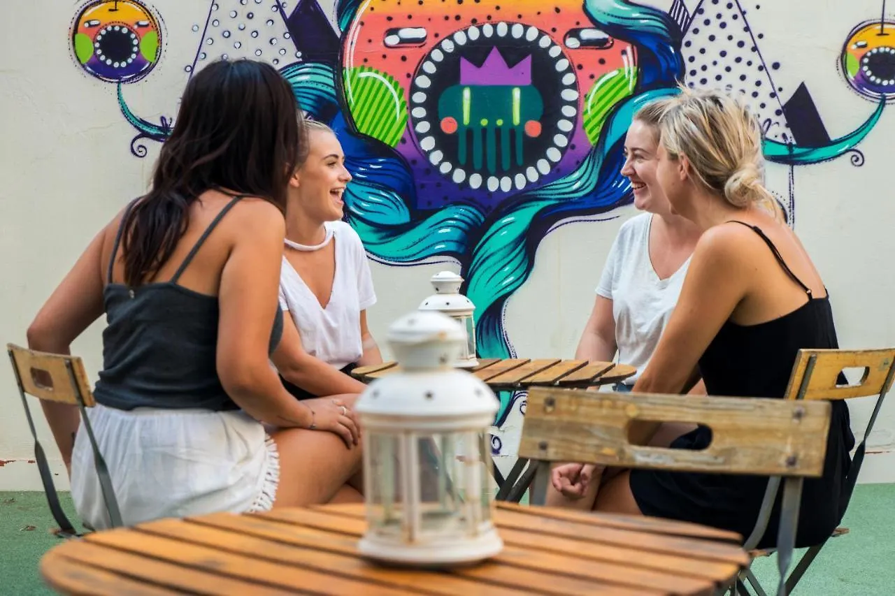Sant Jordi Hostels Gracia Barcelona